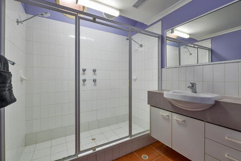 Osprey Holiday Village Unit 112 Vibrant 3 Bedroom Holiday Villa With A Pool In The Complex - Victoria Tourism 3
