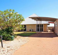 Osprey Holiday Village Unit 104 Luxurious 3 Bedroom Holiday Villa with a Pool in the Complex - WA Accommodation