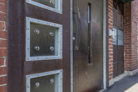 Fabulous Fitzroy Converted Warehouse - Yamba Accommodation 1