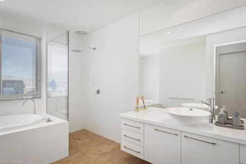 SEA NOOK Seconds From The Beach - Victoria Tourism 5