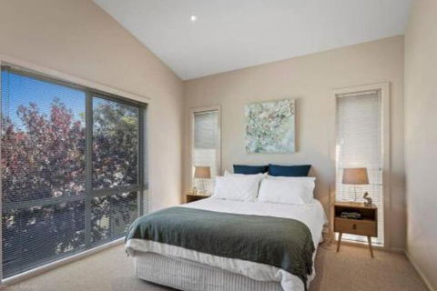 DRIFTWOOD VILLA Free Wifi Walk To Beach - Sunshine Coast Guide 0