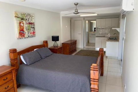 Top Tier Dog Friendly Holiday Home - Holiday Adelaide 1