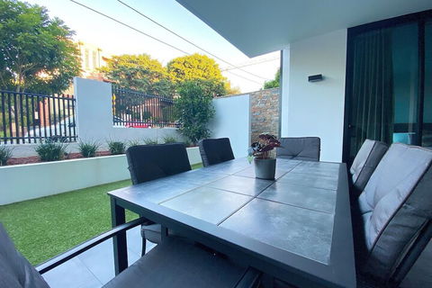Ascot Apartments - Holiday Sydney 6
