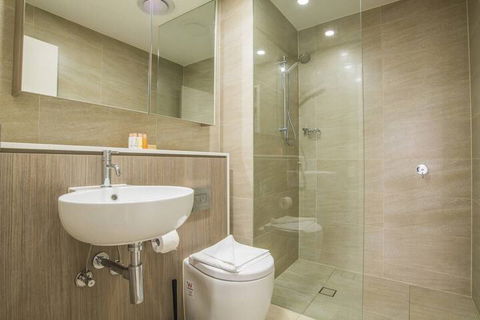 Bright & Modern! 2bed 2bath APT With Parking - Northern Rivers Accommodation 6