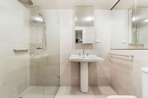Darling Suite - Sunshine Coast Guide 3
