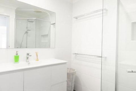 Tiro Moana - Accommodation Newcastle 3