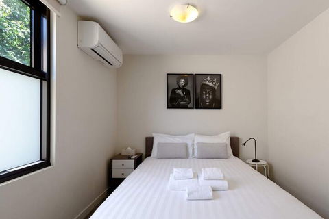 Spacious 2 Bedroom Inner City Townhouse With Private Rooftop - Hervey Bay Accommodation 6