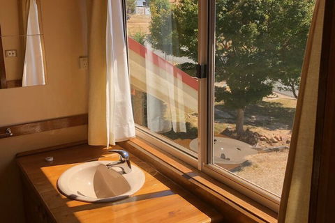 Alpine Stag Lodge Unit 1 - WA Accommodation 7