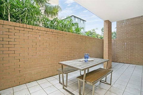 Walking Distance To Coogee Beach MOUNT - Tourism Bookings WA 3