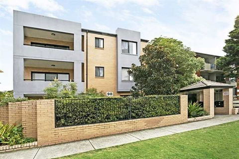 Walking Distance To Coogee Beach MOUNT - Tourism Bookings WA 1