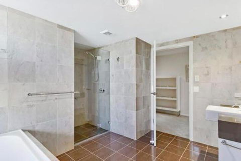 Catalina Luxury 9 - Yamba Accommodation 4