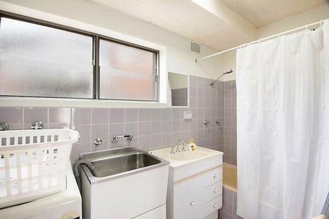 Dolphin Court 6 - Townsville Tourism 4