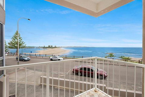 Dolphin Court 6 - Townsville Tourism 2