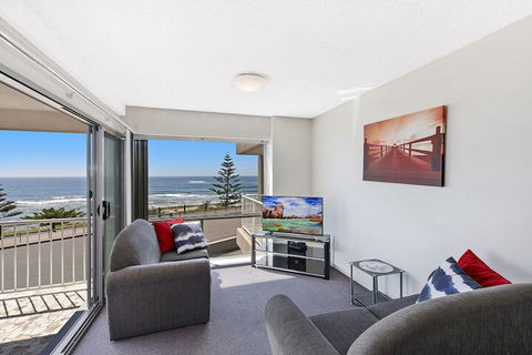 Dolphin Court 6 - Townsville Tourism 5