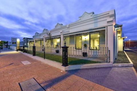 Aloha Central Premium Studios - Hobart Tourism 0