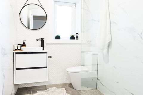 Designer Beachfront Apartment - Brisbane Tourism 5