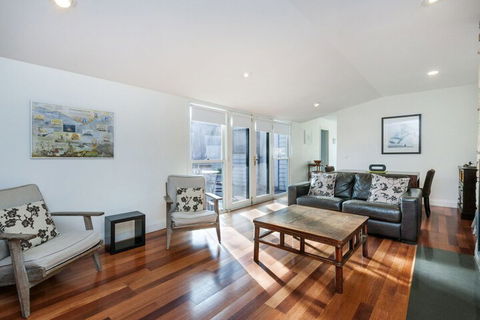 Cottage Watson - Sunshine Coast Guide 0