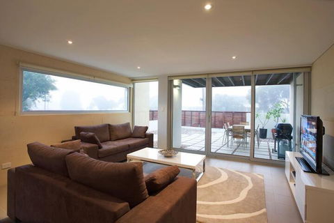 Alouarn Apartment 1 - Accommodation Perth 7