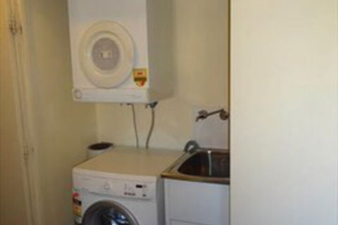 Comfy & Convenient Living At The Italian Forum Leichardt ITALY - Accommodation VIC 5