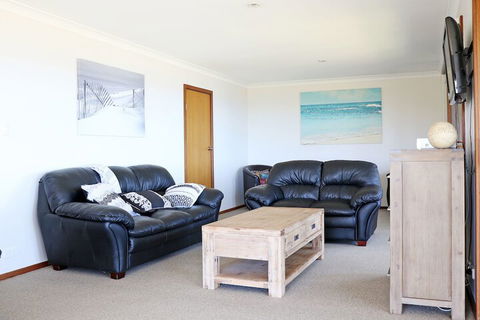 Augusta Beachfront Accommodation - Victoria Tourism 3