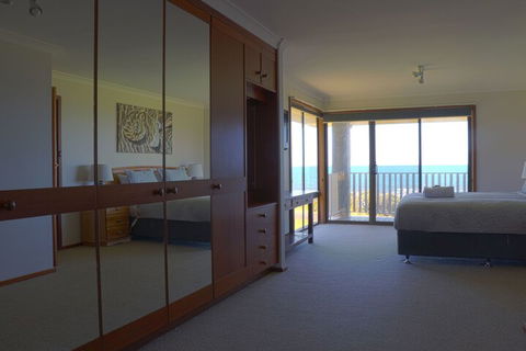 Augusta Beachfront Accommodation - Victoria Tourism 6