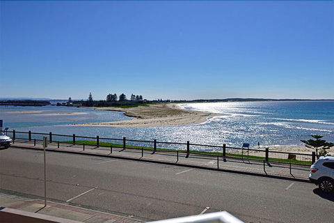 Dolphin Court 5 - Accommodation Australia 5