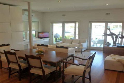 Waterfront Kirribilli Apartment NS181 - Tourism Townsville 4