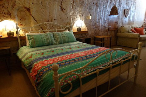 Di's Dugouts - Accommodation Redcliffe 7