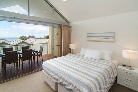 16 Seine Bay Apartment - Holiday Melbourne 6