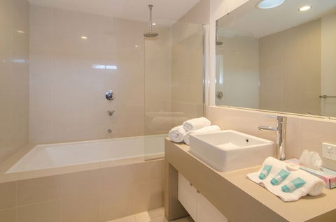 16 Seine Bay Apartment - Holiday Melbourne 5