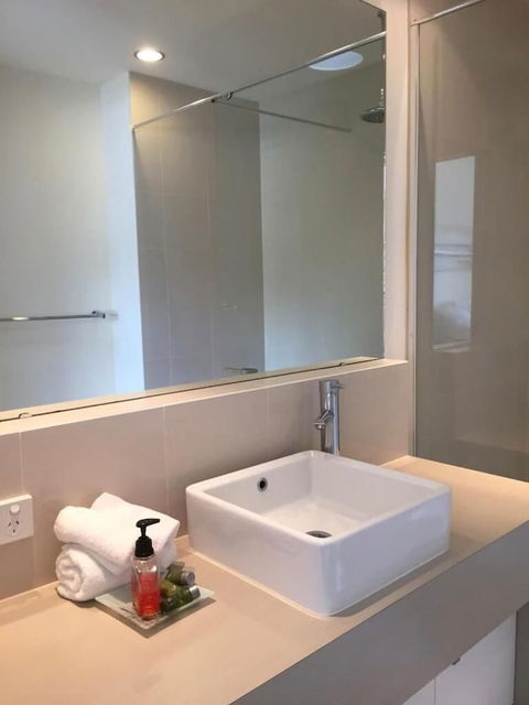 16 Seine Bay Apartment - Holiday Melbourne 2