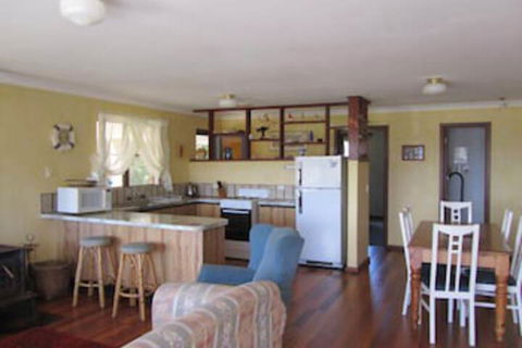 Jen's Beach House - Holiday Melbourne 6