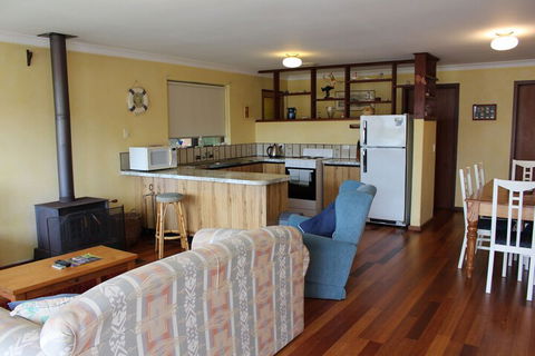 Jen's Beach House - Holiday Melbourne 4