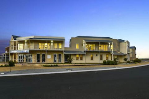 Robe Marina Accommodation - Yamba Accommodation 0