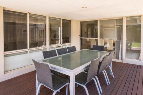 Macs Manor - Lightning Ridge Tourism 2