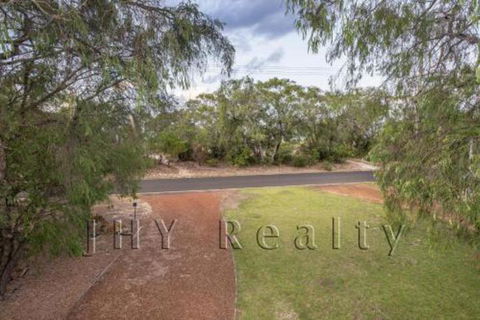 Coastal Cottage - Yamba Accommodation 5
