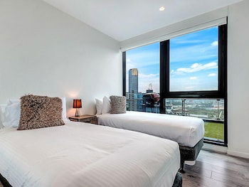 MJ Shortstay Apartments - Platinum Tower - thumb 3