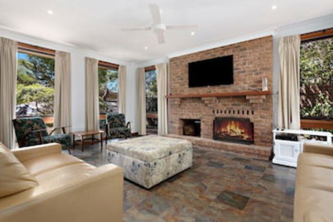 1 Gordon - Kenros Beach House - Lightning Ridge Tourism 0