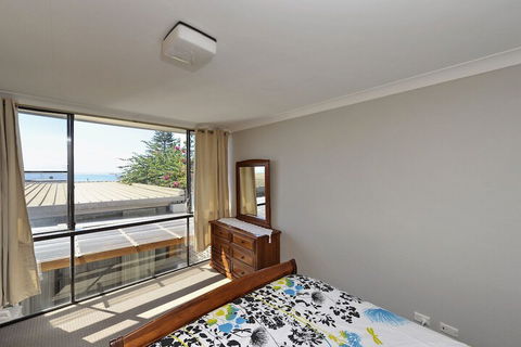 The Crest Unit 5 / 6 8 Tomaree Road - New South Wales Tourism  6