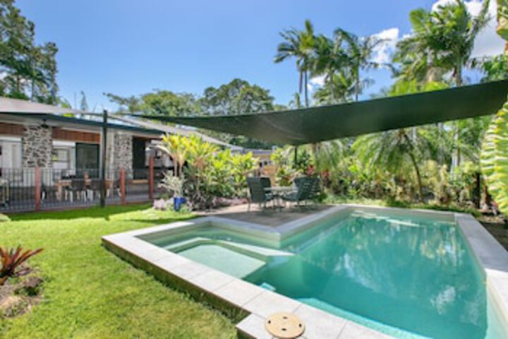 Whitfield QLD Accommodation Find
