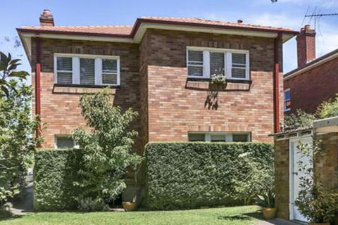 Spacious Two Bedroom Apartment In Crows Nest HUNT1 - Accommodation Newcastle 6