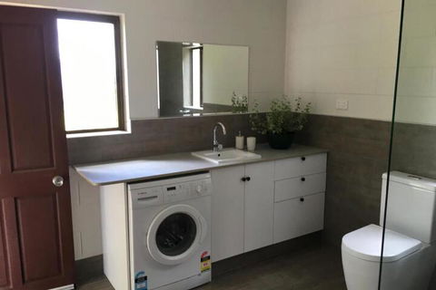 The Jungle Stays - Accommodation Newcastle 3