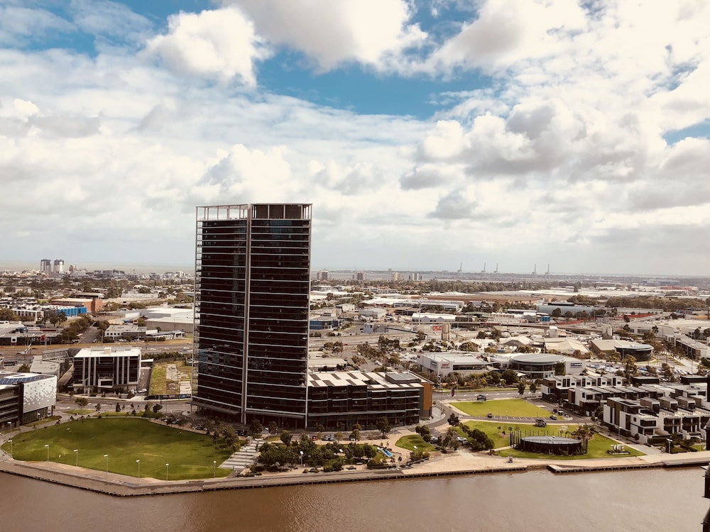 Winston Apartments Docklands - thumb 2