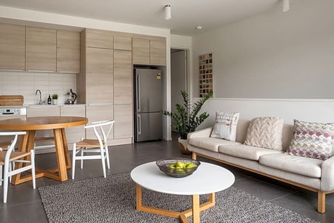 Roomerang At Lakeside Townhouse - Holiday Melbourne 3