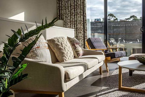 Roomerang At Lakeside Townhouse - Holiday Melbourne 5