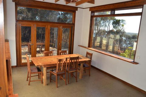 Of Stone & Wood Guesthouse Secluded Getaway! - Accommodation Mount Tamborine 7