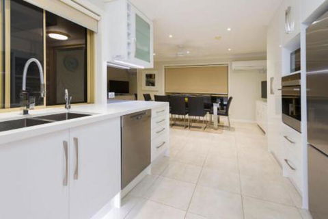 Holiday Home Limetree - Accommodation Newcastle 6