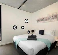 Complete Host Guild Apartments - Lightning Ridge Tourism