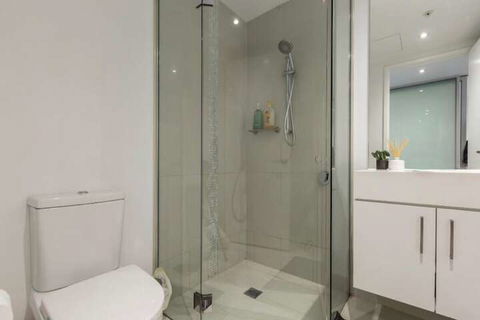 Prima Pearl Luxury 2-Bedroom Apartment - NT Tourism 7