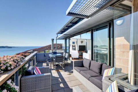 The Deckhouse 22 / 26 One Mile Close - Victoria Tourism 0